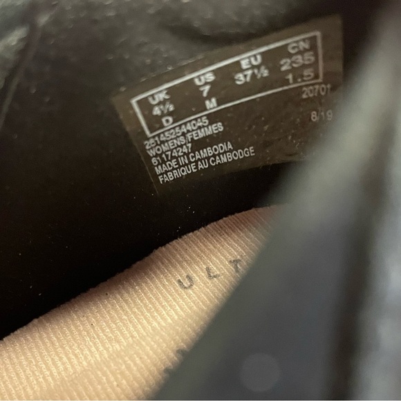 Collection by Clarks Chantelle Ava Black Suede Pumps Comfort Classic 7 M - Picture 7 of 7